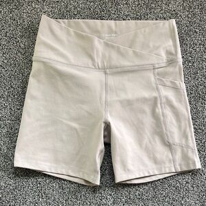 Calvin Klein Performance Womens Crossover Waist Bike Premium Shorts